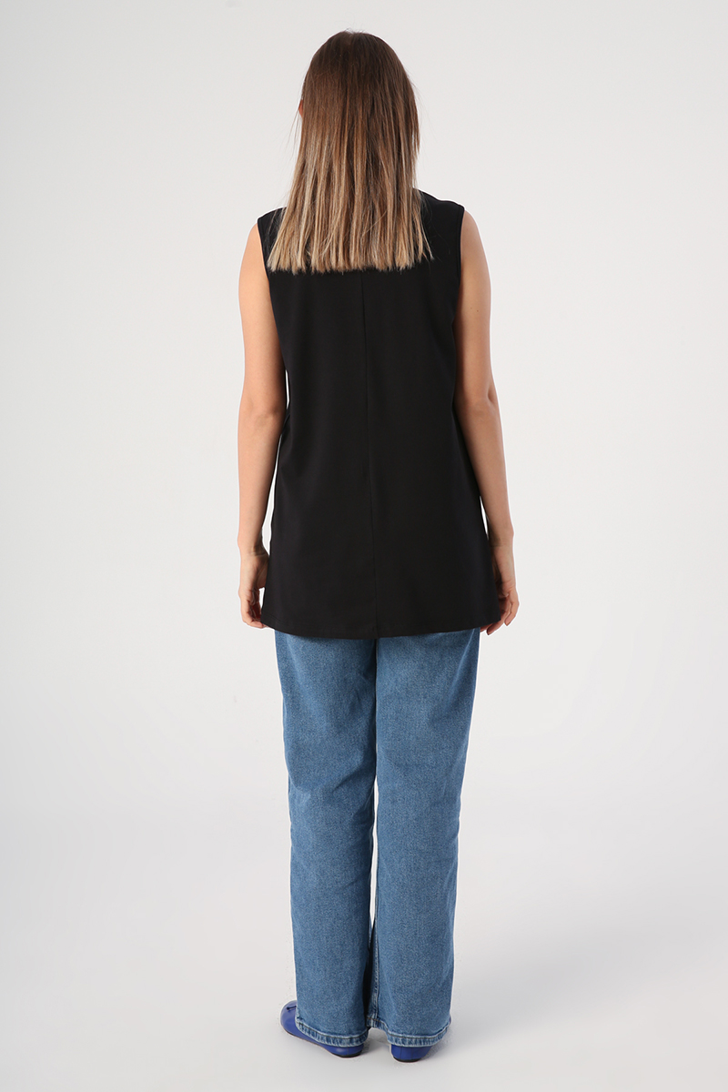 A model wears ALL10050 - T-Shirt Tunic - Black, wholesale Tunic of Allday to display at Lonca