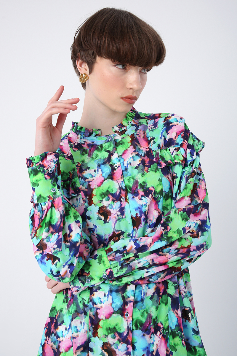 A model wears ALL10397 - Shirt Tunic - Green And Pink, wholesale Tunic of Allday to display at Lonca