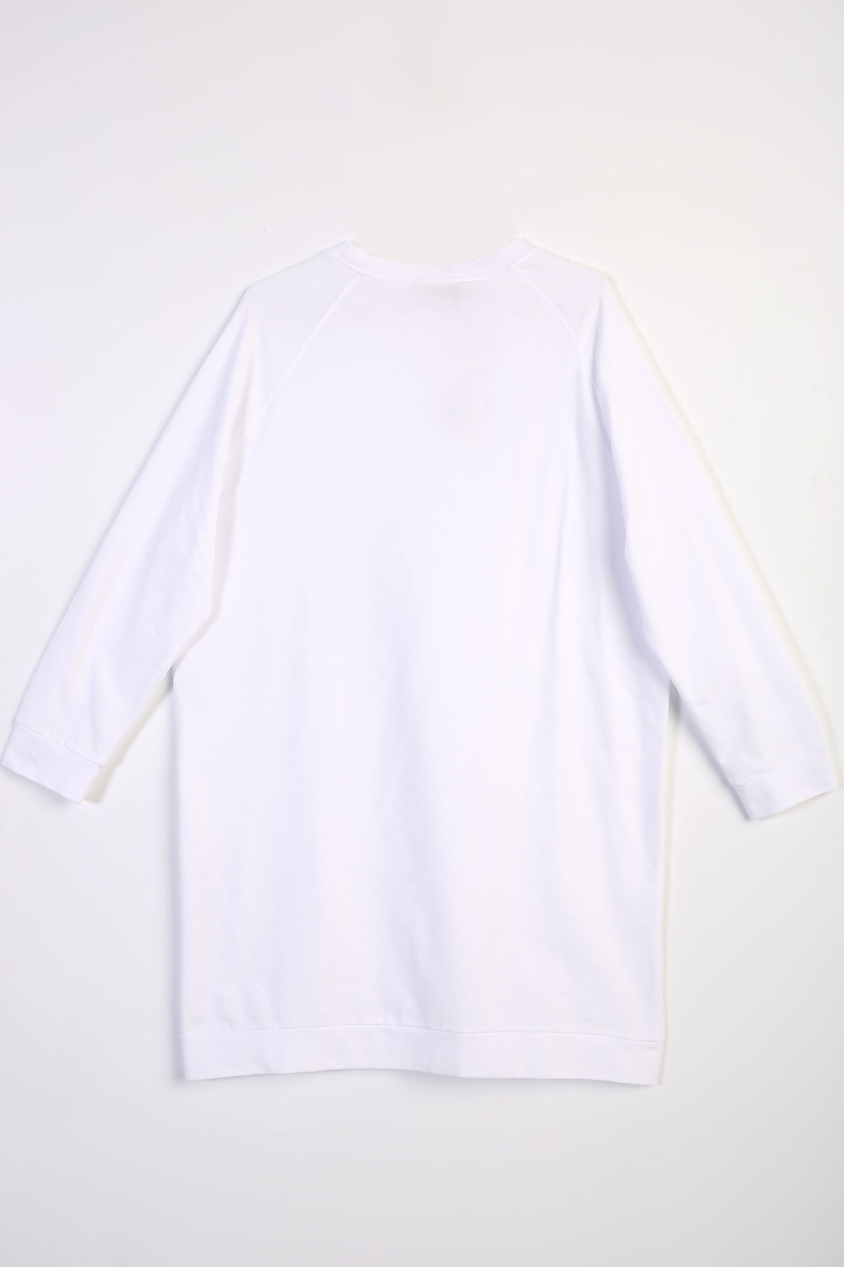 A wholesale clothing model wears ALL10580 - Raglan Sleeve Basic Sweat Tunic - White, Turkish wholesale Tunic of Allday
