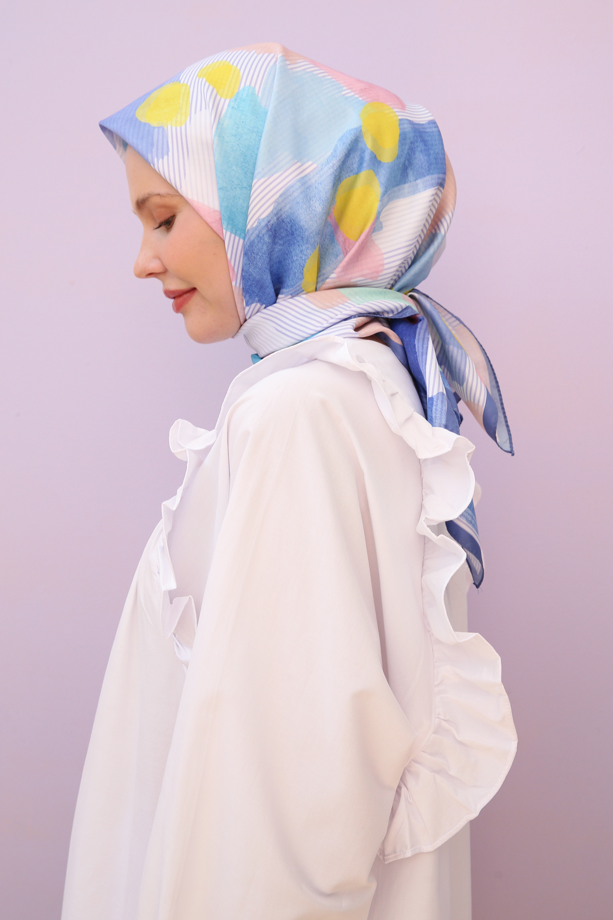 A model wears ALL10727 - Scarf - Purple, wholesale Scarf of Allday to display at Lonca