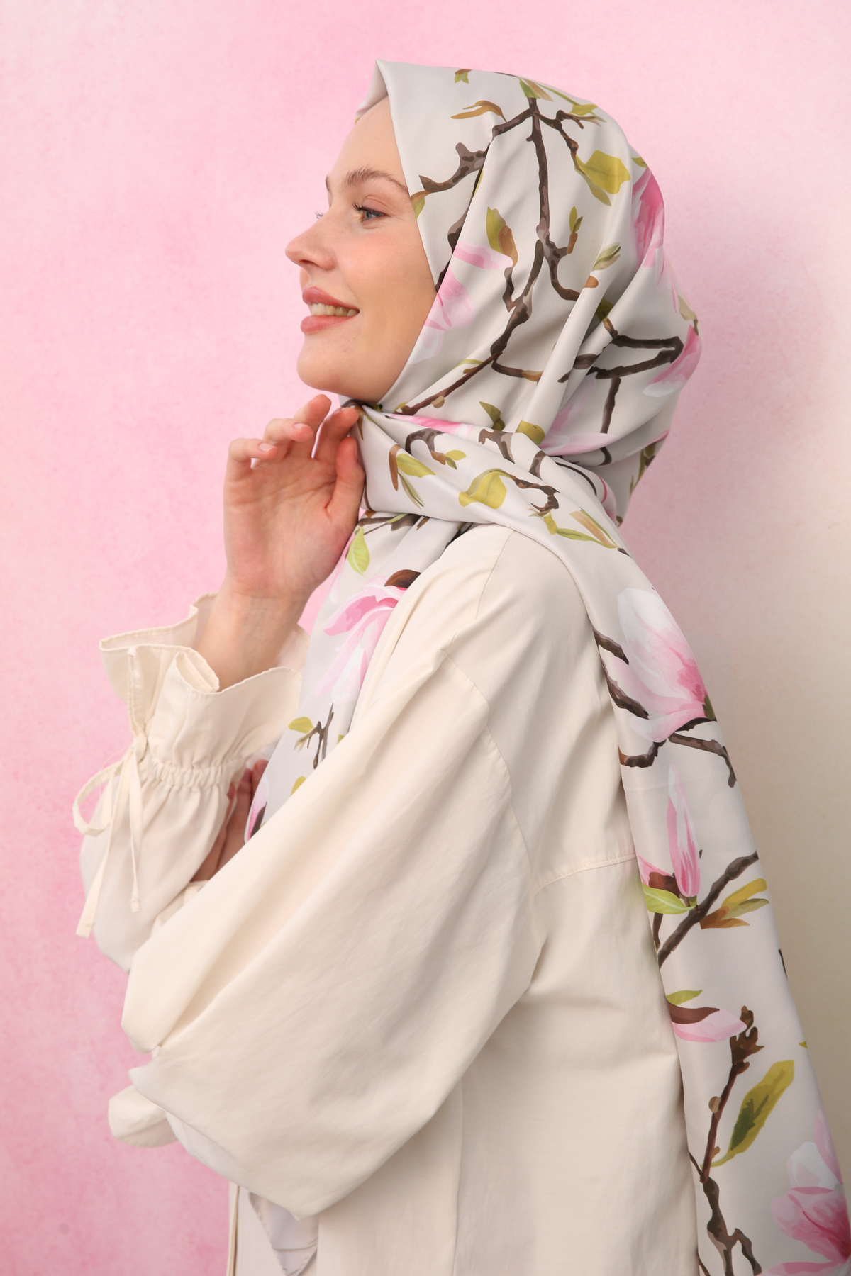 A model wears All10875 - Patterned Twill Shawl - Beige, wholesale Shawl of Allday to display at Lonca