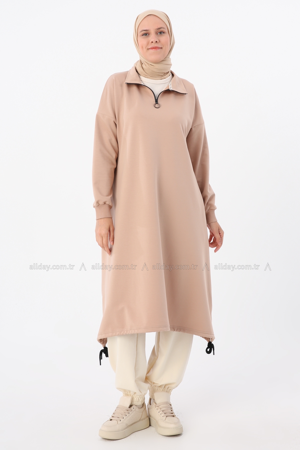 A wholesale clothing model wears Pleated Hem Sweat Tunic With Zippered Collar - Beige, Turkish wholesale Tunic of Allday