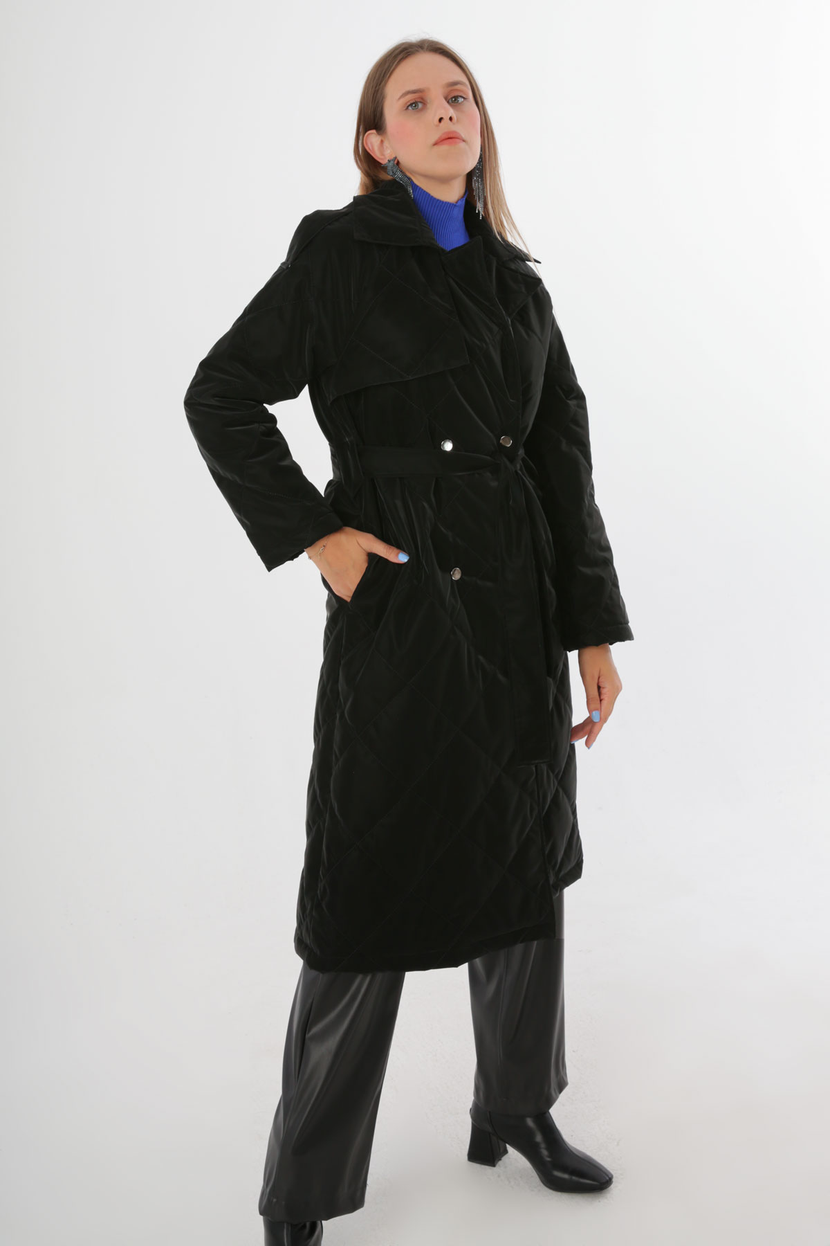 A wholesale clothing model wears Quilted Coat With Snap Fastener Belt - Black, Turkish wholesale Overcoat of Allday