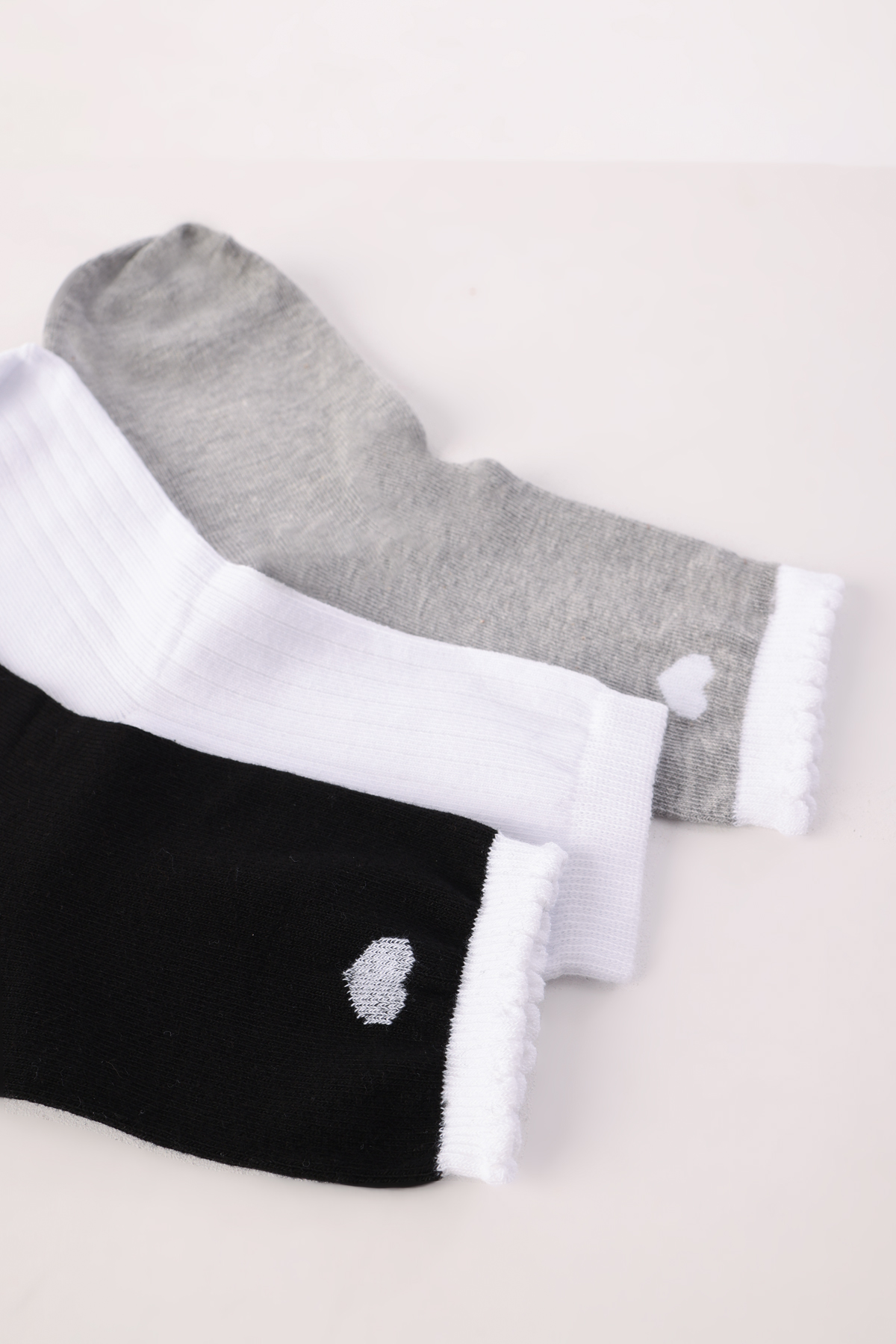 A wholesale clothing model wears Set Of 3 Socks - Black & White & Gray, Turkish wholesale Socks of Allday