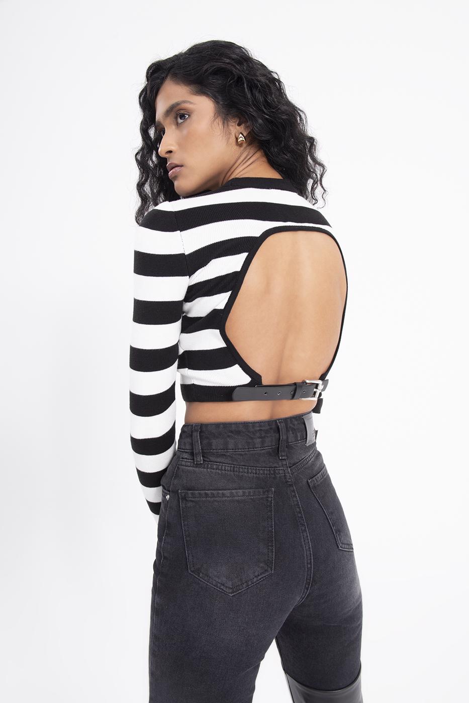 A wholesale clothing model wears Open Back Knitted Top, Turkish wholesale Bustier of BSL