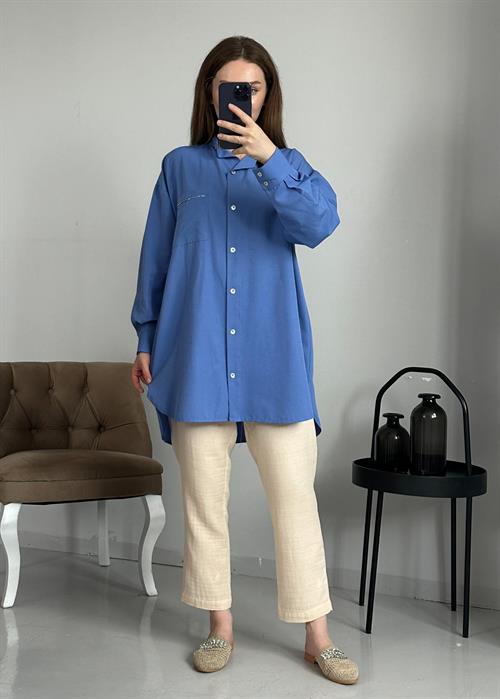 A model wears BER10137 - Stone Shirt - Blue, wholesale Shirt of Berika Yıldırım to display at Lonca