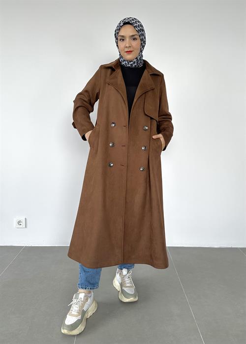 A wholesale clothing model wears Suede Trench Coat - Brown, Turkish wholesale Trenchcoat of Berika Yıldırım