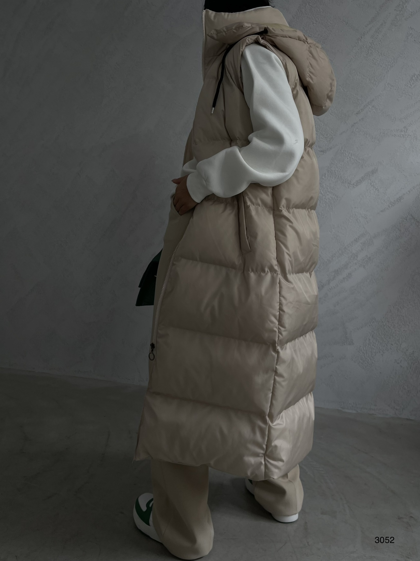 A wholesale clothing model wears 38219 - Vest - Beige, Turkish wholesale Vest of Black Fashion