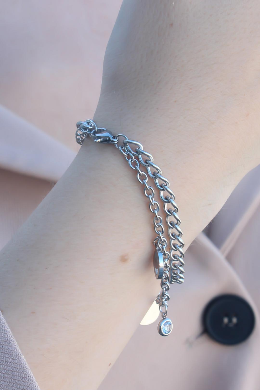 A model wears 30285 - Steel Bracelet - Silver, wholesale Bracelet of Ebijuteri to display at Lonca
