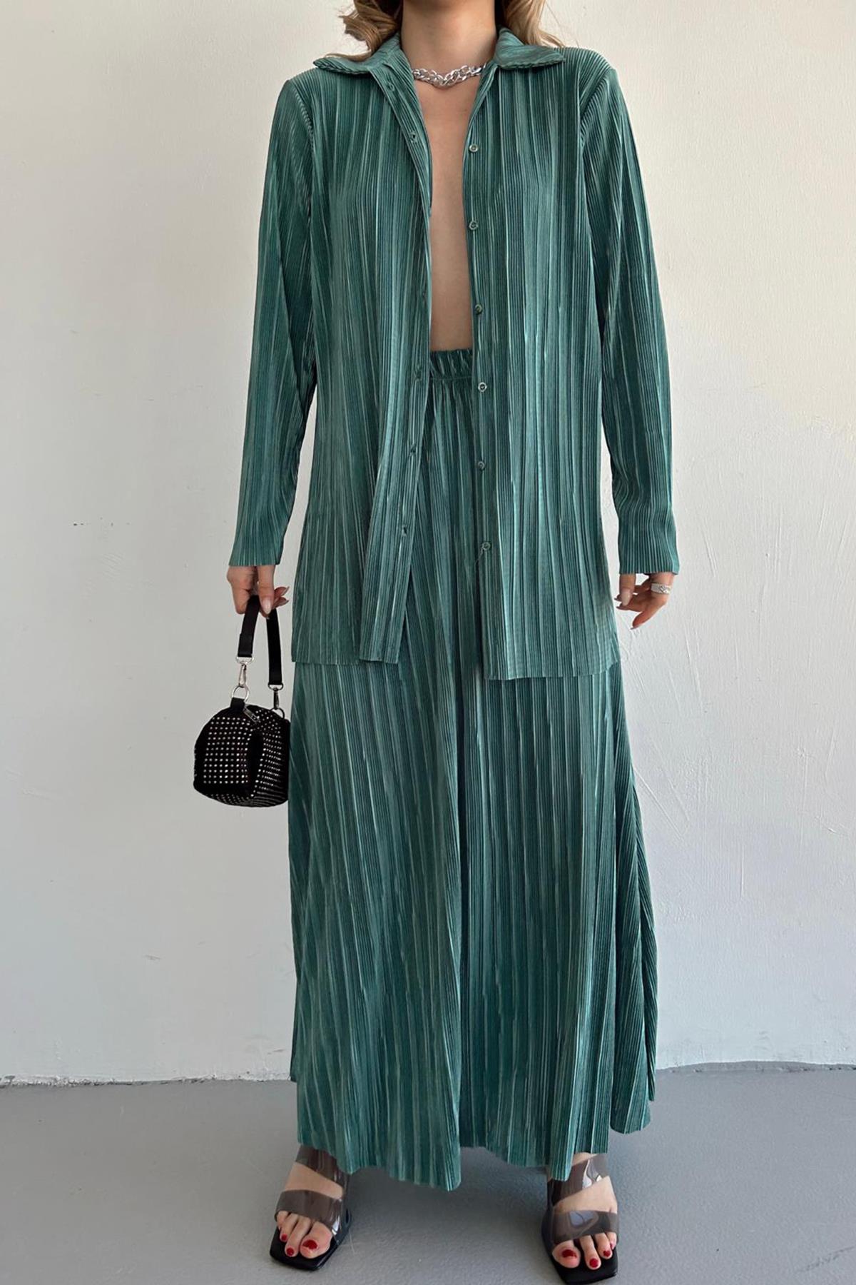 A wholesale clothing model wears els10585-corduroy-shirt-and-long-skirt-set-mint, Turkish wholesale Suit of Elisa