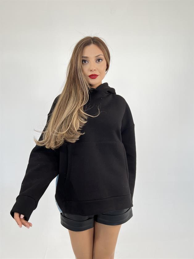 A model wears FME12485 - Sweat - Black, wholesale Sweatshirt of Fame to display at Lonca