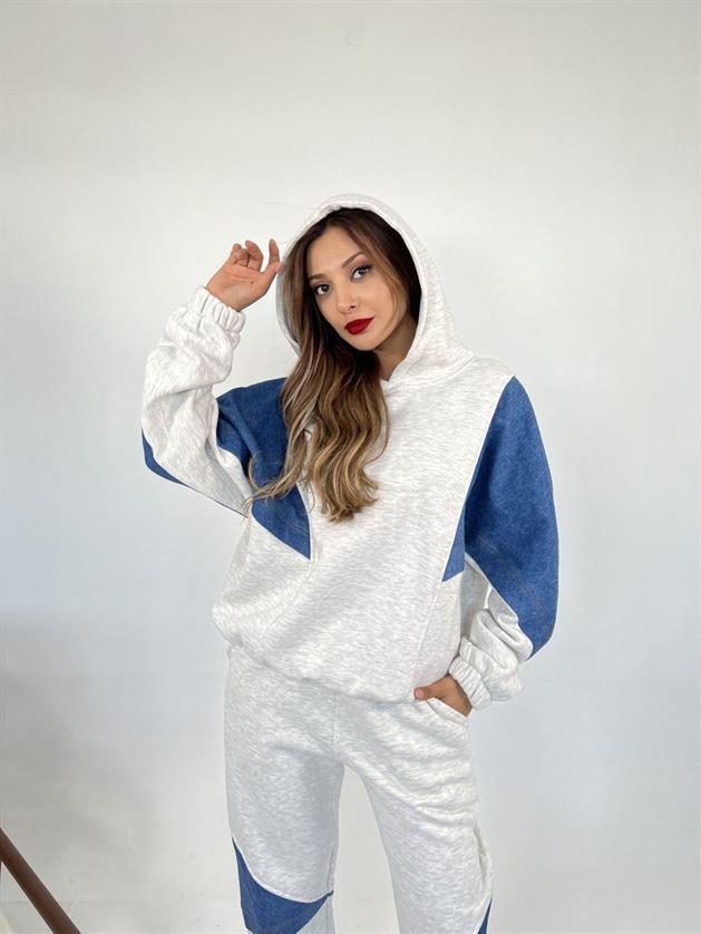 A wholesale clothing model wears Tracksuit Set - Snow Melange, Turkish wholesale Tracksuit of Fame