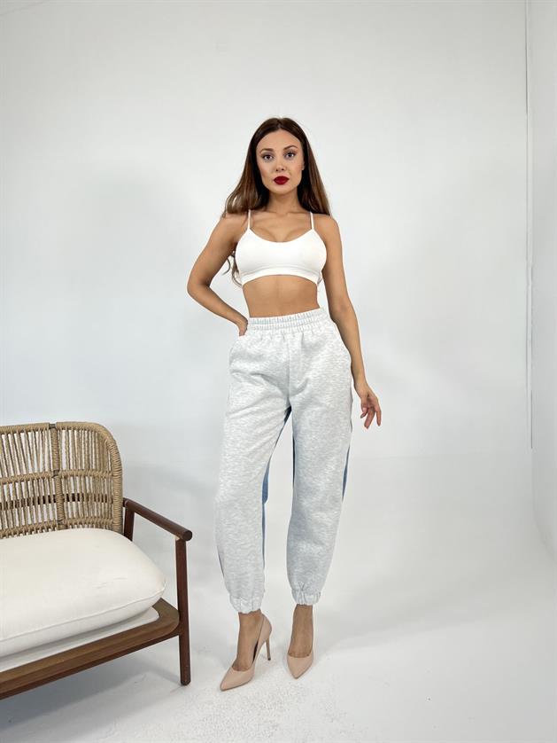 A wholesale clothing model wears Tracksuit - Snow Melange, Turkish wholesale Sweatpants of Fame