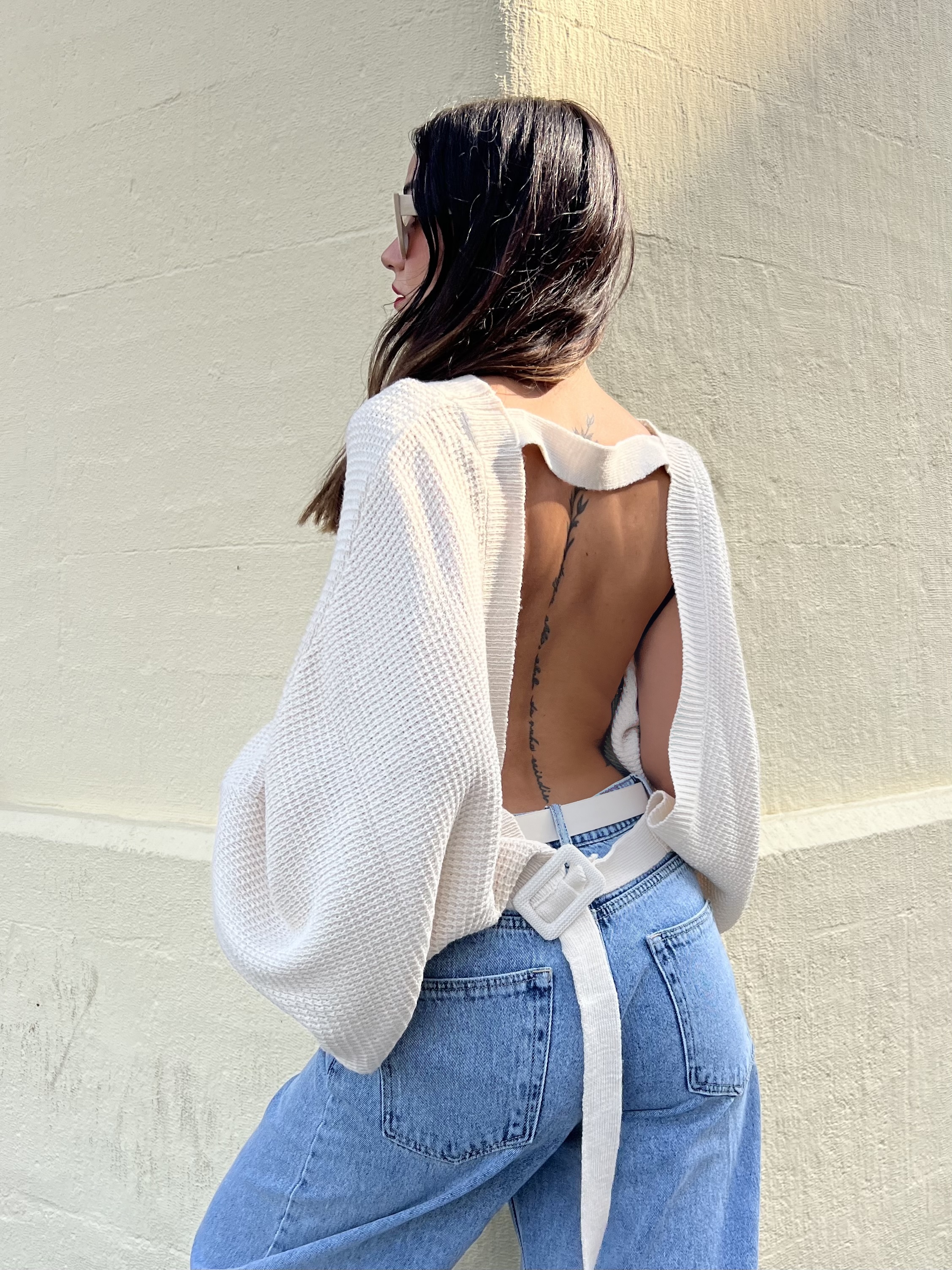 A wholesale clothing model wears Stone Backless Knitwear Sweater, Turkish wholesale Sweater of First Angels