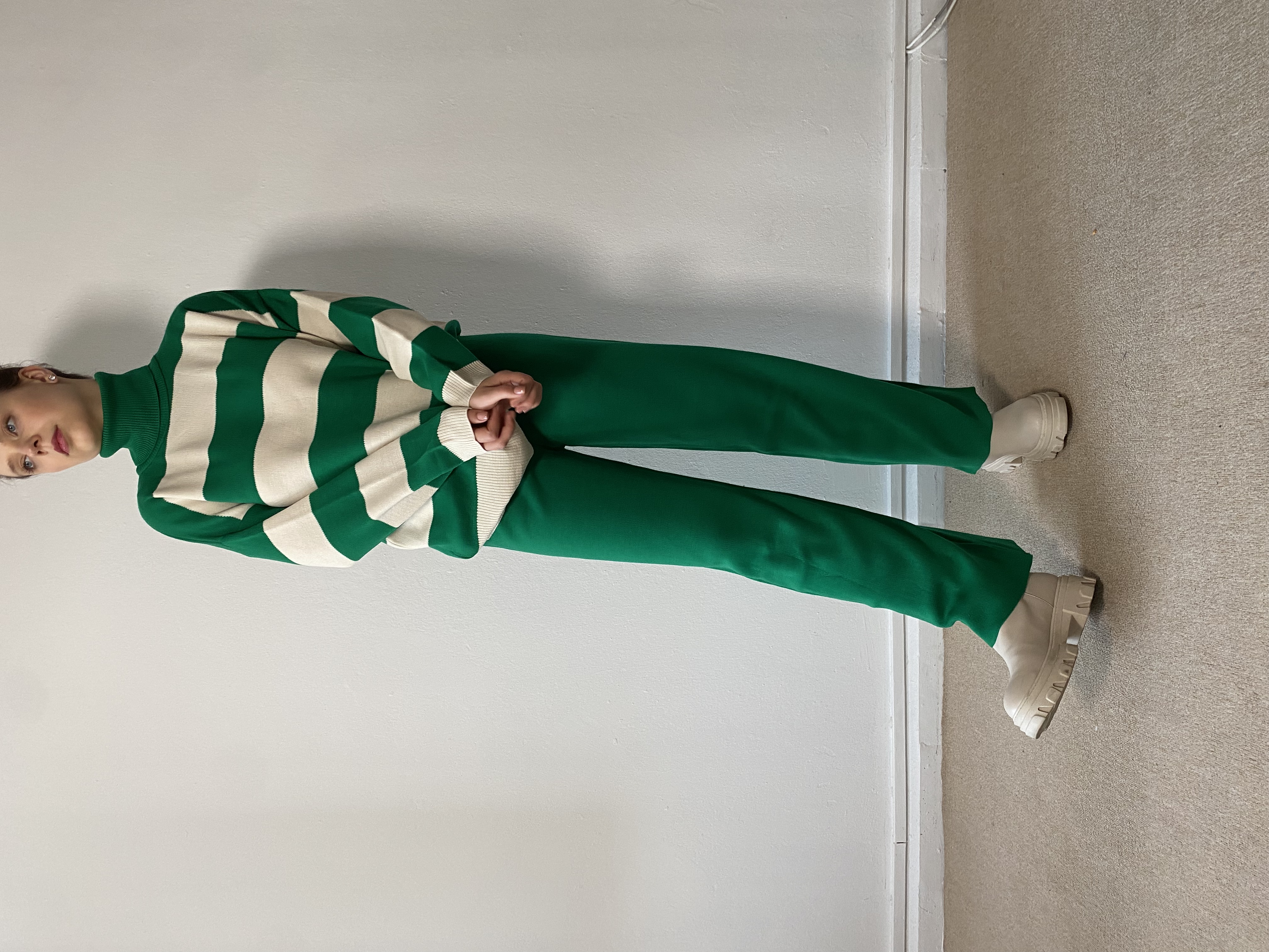 A wholesale clothing model wears Benetton Green Turtleneck Striped Knitwear Top And Bottom Set, Turkish wholesale Suit of First Angels