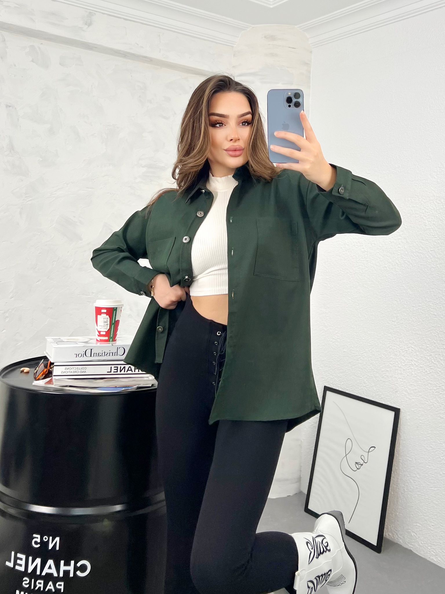 A wholesale clothing model wears Denim Jacket, Turkish wholesale Denim Jacket of Gravel Fashion