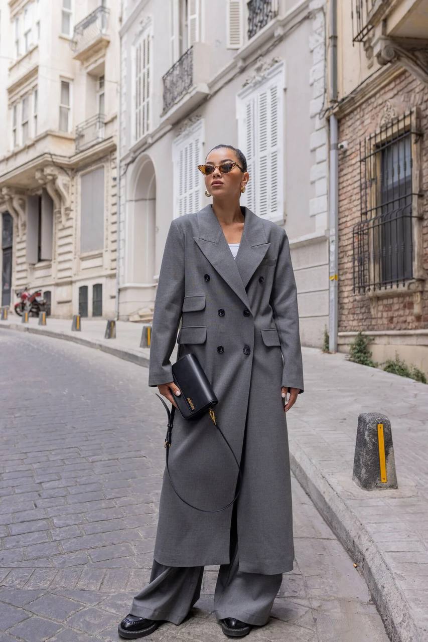 A wholesale clothing model wears Three Pocket Collared Long Coat - Gray, Turkish wholesale Overcoat of Hot Fashion