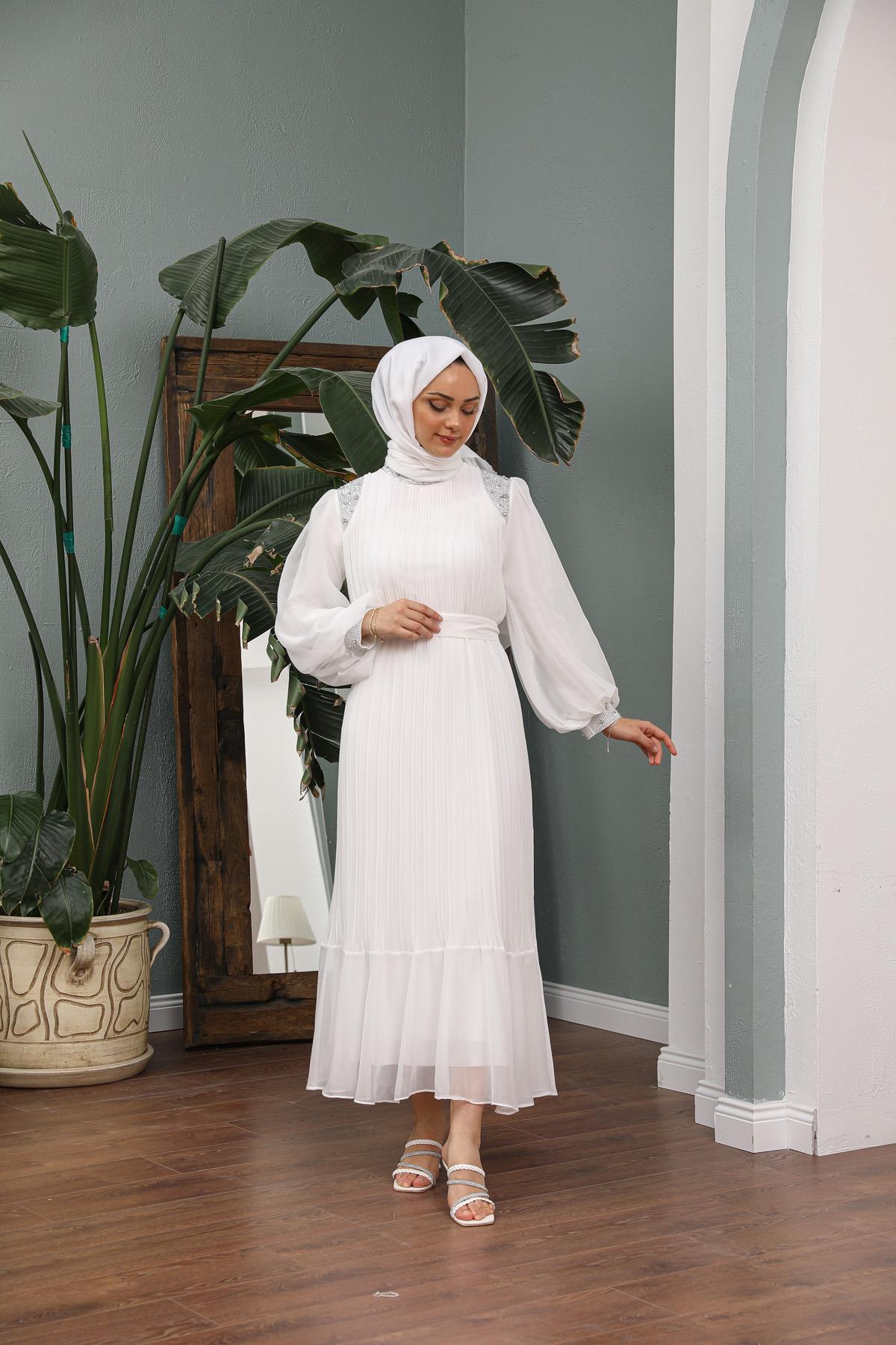 A wholesale clothing model wears HUL10309 - Nisa Evening Dress - White, Turkish wholesale Dress of Hulya Keser