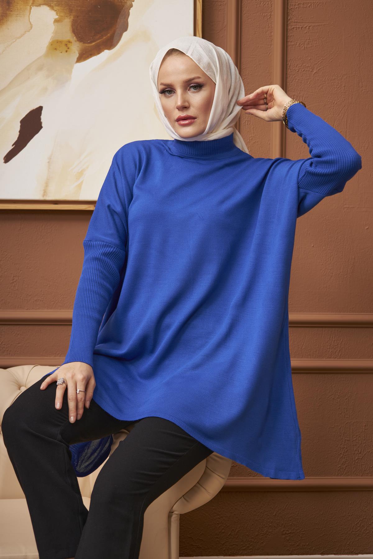 A wholesale clothing model wears Çisem Tunic - Saks Blue, Turkish wholesale Tunic of Hulya Keser