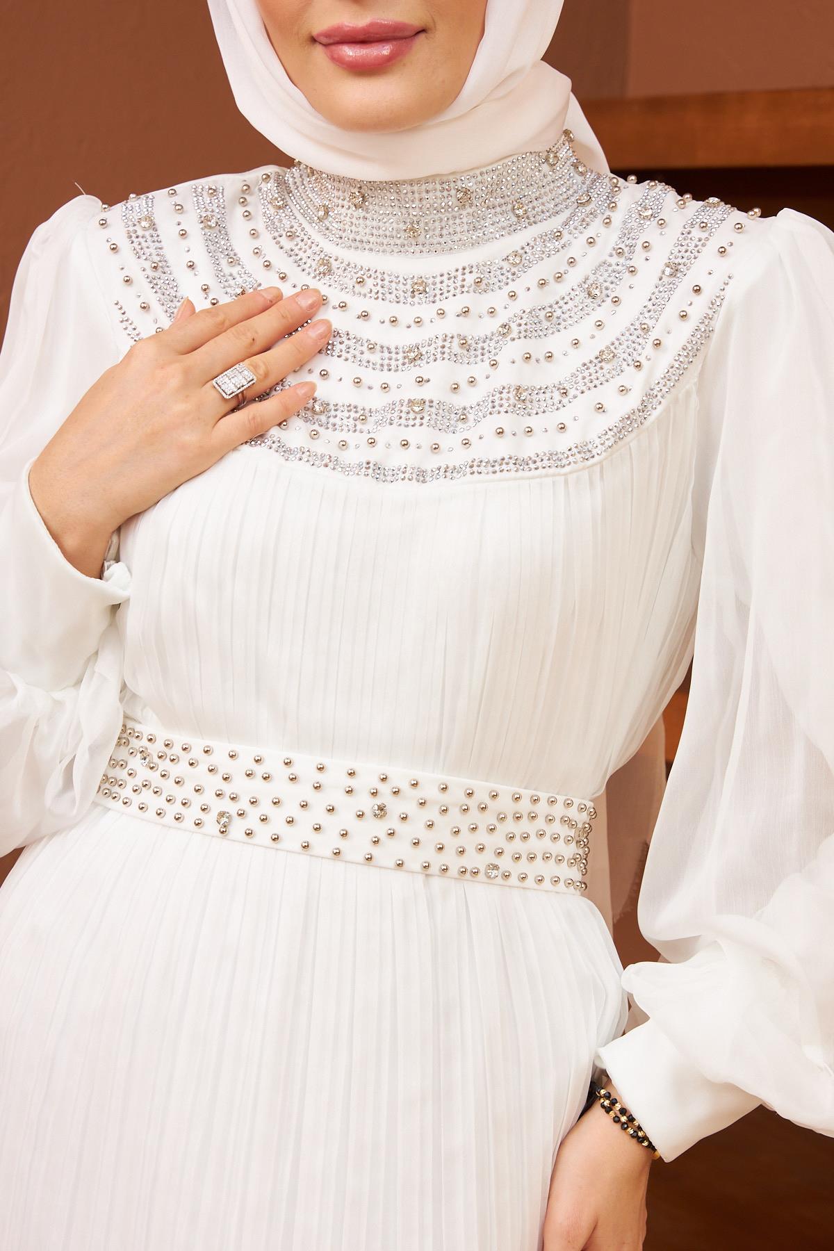 A wholesale clothing model wears hul10383-simge-evening-dress-white, Turkish wholesale Dress of Hulya Keser