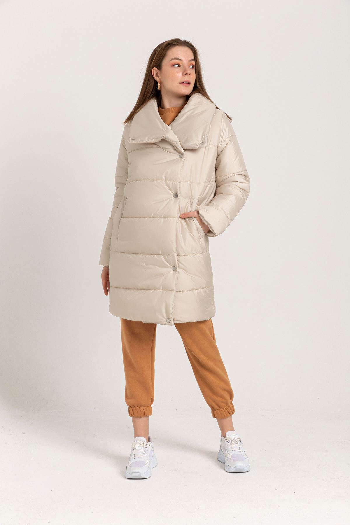 A wholesale clothing model wears Coat - Stone, Turkish wholesale Coat of Kaktus Moda