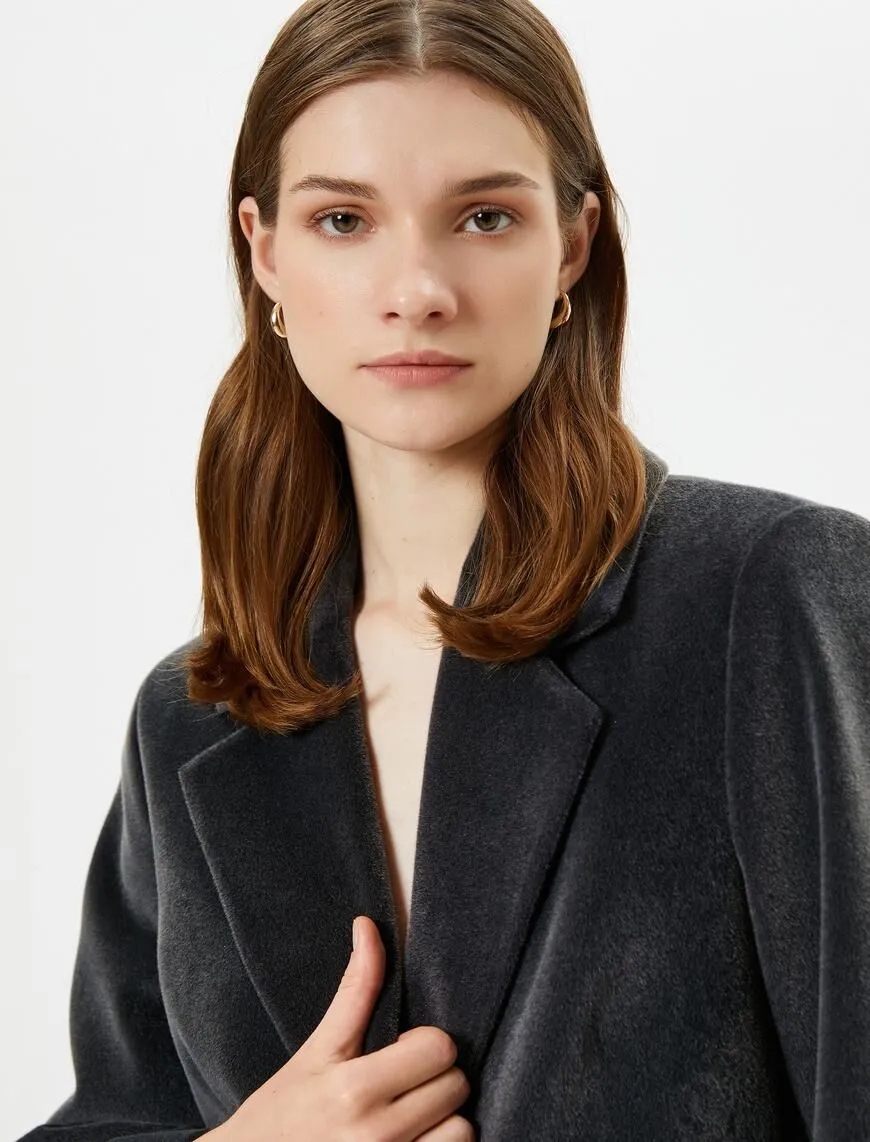 A wholesale clothing model wears Shiny Textured Cashmere Coat With Single Button Flap Pockets - Anthracite, Turkish wholesale Coat of Koton