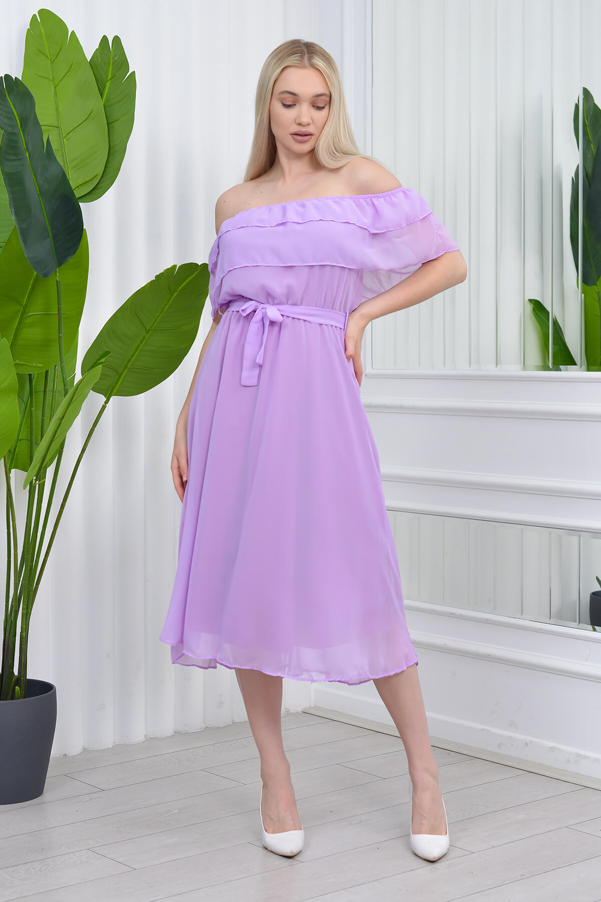A wholesale clothing model wears MRO10397 - Carmen Collar Lined Chiffon Dress Ry8060 - - Lilac, Turkish wholesale Dress of Mode Roy