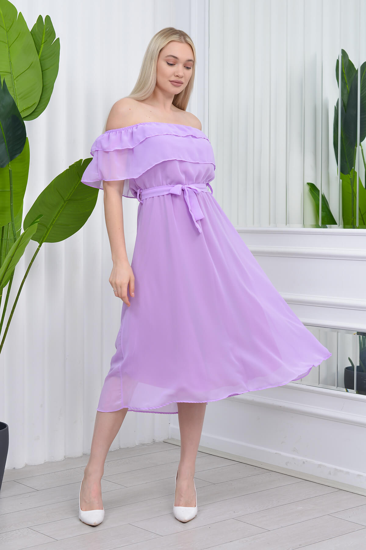 A wholesale clothing model wears MRO10397 - Carmen Collar Lined Chiffon Dress Ry8060 - - Lilac, Turkish wholesale Dress of Mode Roy