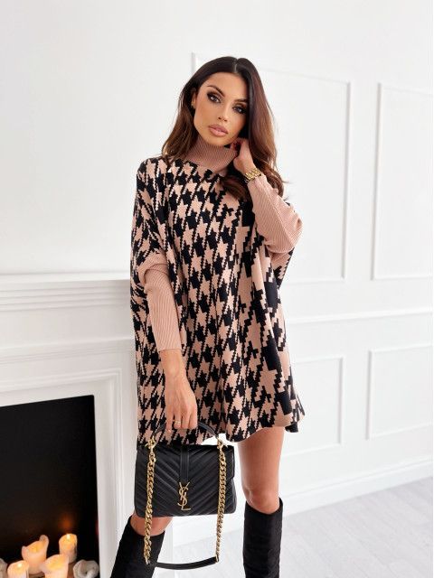 A wholesale clothing model wears Poncho - Brown And Black, Turkish wholesale Poncho of MyBee