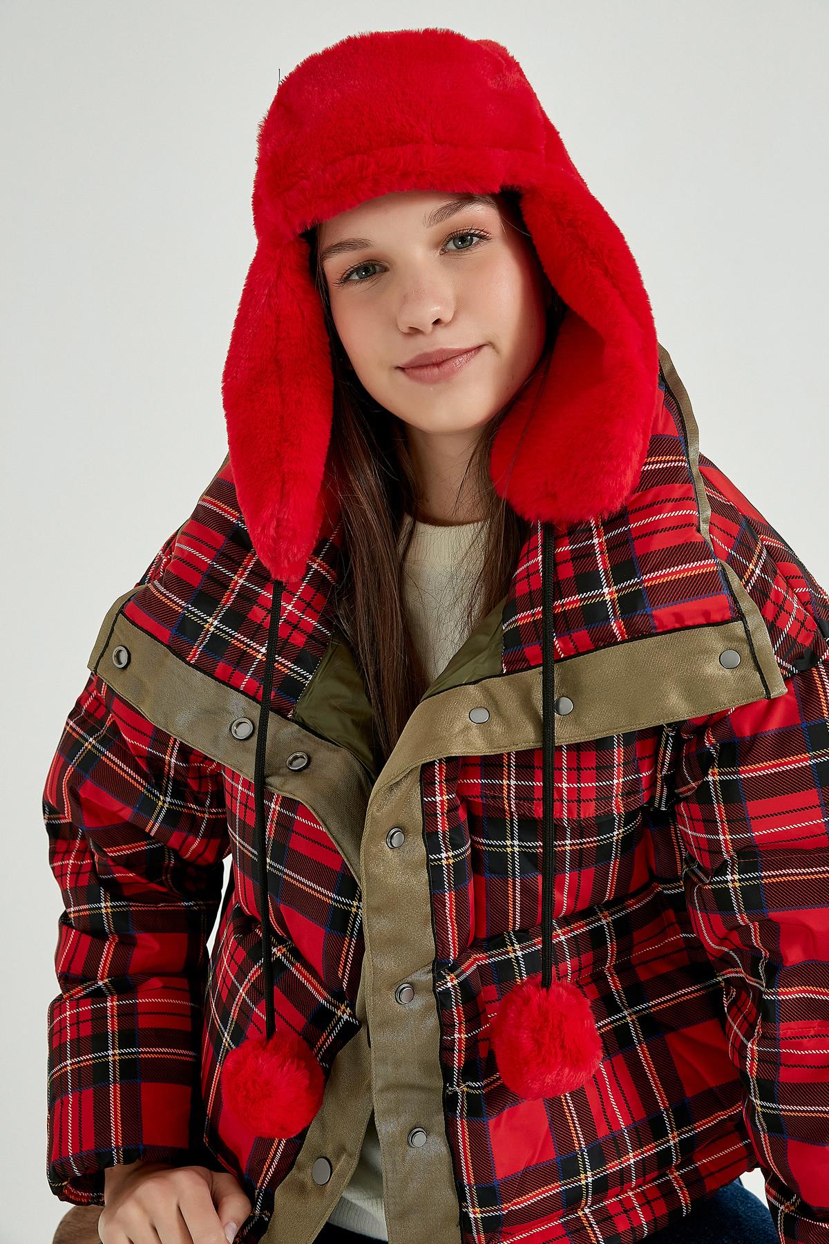 A model wears NSV10862 - Furry Headphones Pilot Hat Beanie - Red, wholesale Beret of Nesvay to display at Lonca