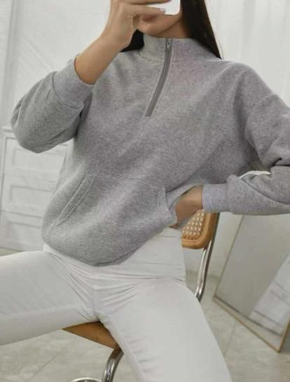A wholesale clothing model wears Zipper Detailed Hooded Sweatshirt With Fleece Inside - Gray, Turkish wholesale Hoodie of Polo Bonetta