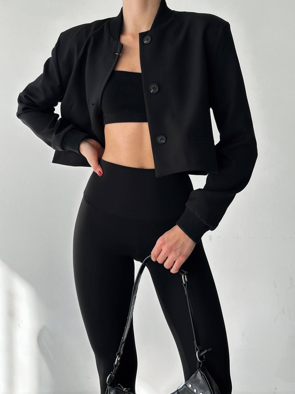 A wholesale clothing model wears Atlas Jacket - Black, Turkish wholesale Jacket of Qesto Fashion