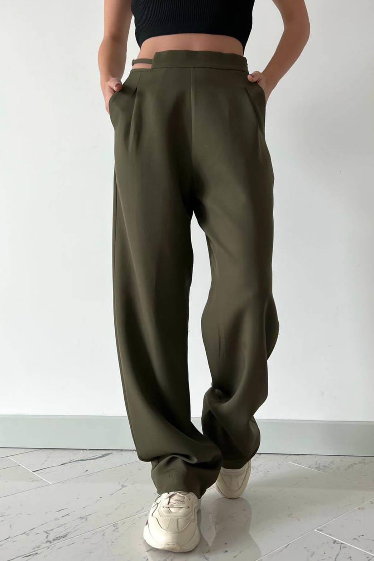 A wholesale clothing model wears DP270055 Straight Trousers - Khaki, Turkish wholesale Pants of Qustyle