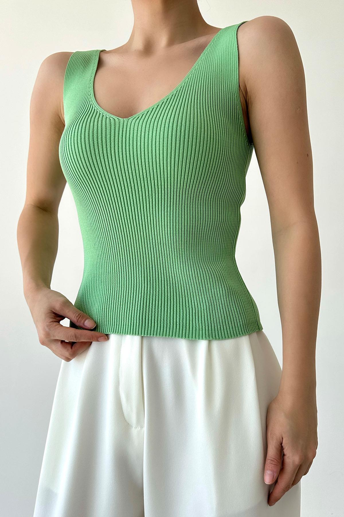 A wholesale clothing model wears V Neck Knitwear Singlet - Light Green, Turkish wholesale Undershirt of Qustyle