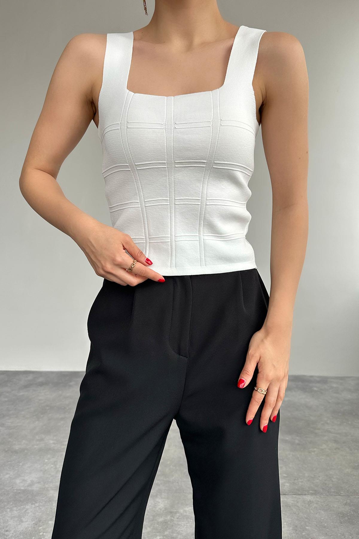 A wholesale clothing model wears Suspended Tank Top - White, Turkish wholesale Undershirt of Qustyle