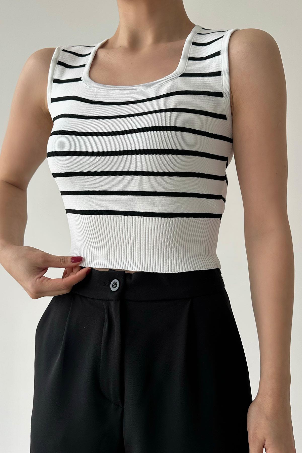A wholesale clothing model wears Striped Ribbed Knitwear Singlet - White-Black, Turkish wholesale Undershirt of Qustyle