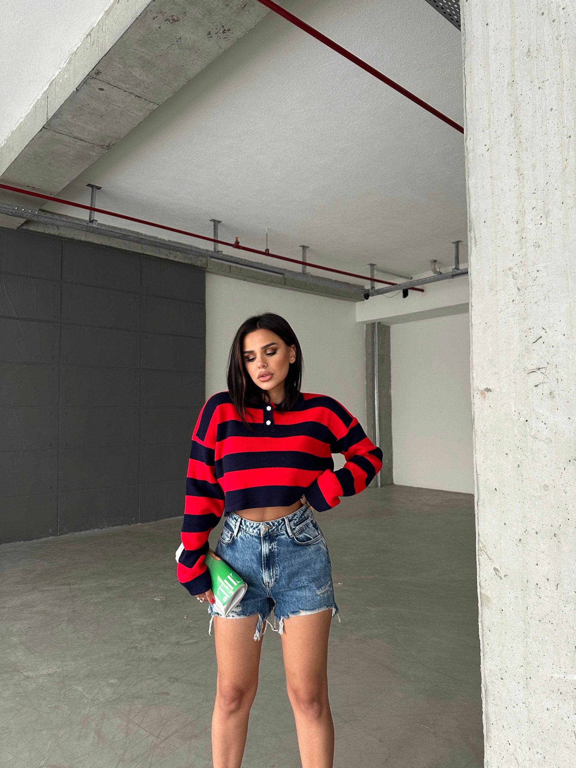 A wholesale clothing model wears SBE10529 - Sweater - Navy Blue & Red, Turkish wholesale Sweater of Sobe