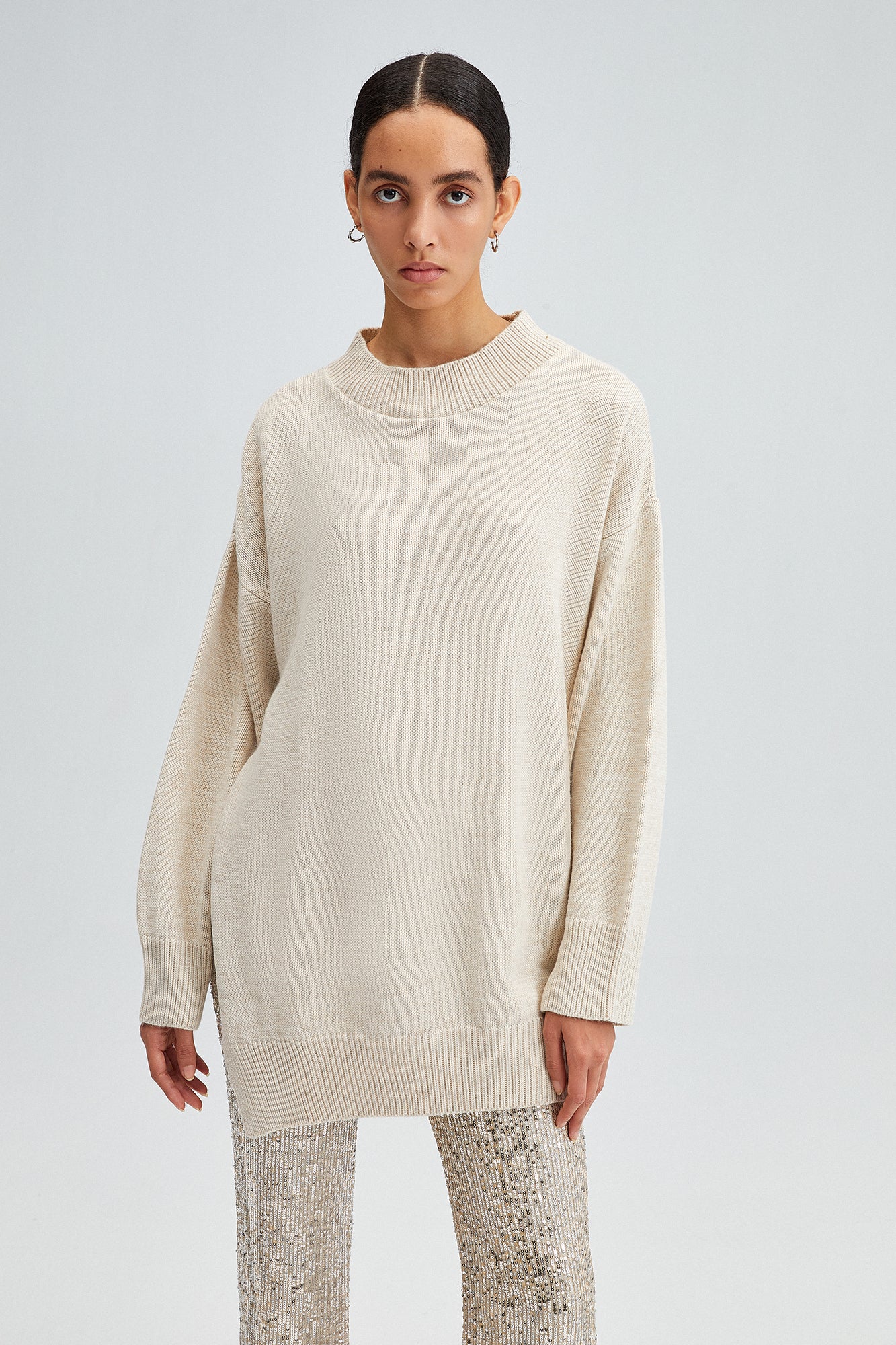 A wholesale clothing model wears Turtle Neck Sweater With Side Slit - Beige, Turkish wholesale Tunic of Touche Prive