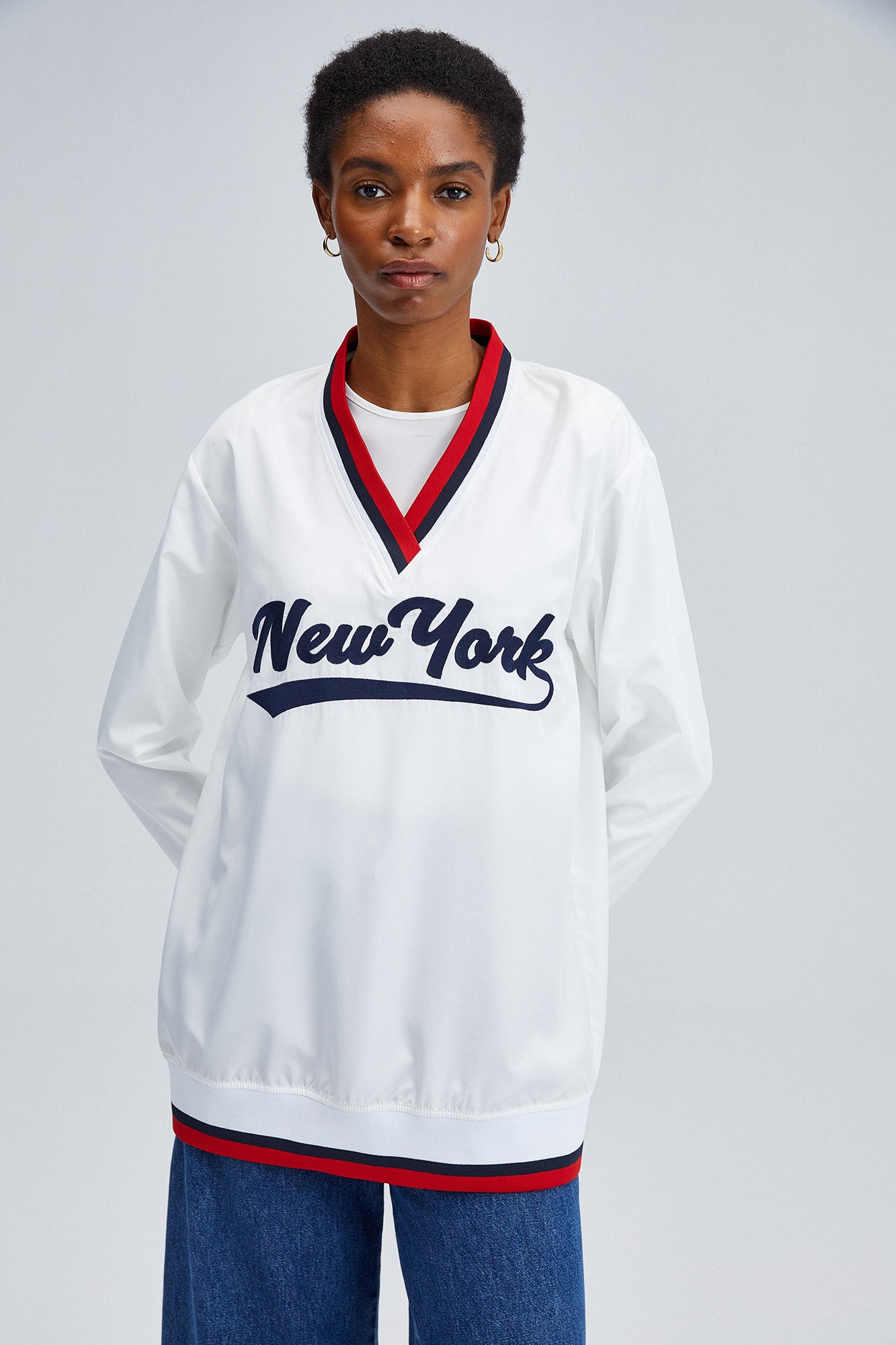 A wholesale clothing model wears Embroidered Oversized Windbreaker - White, Turkish wholesale Raincoat of Touche Prive