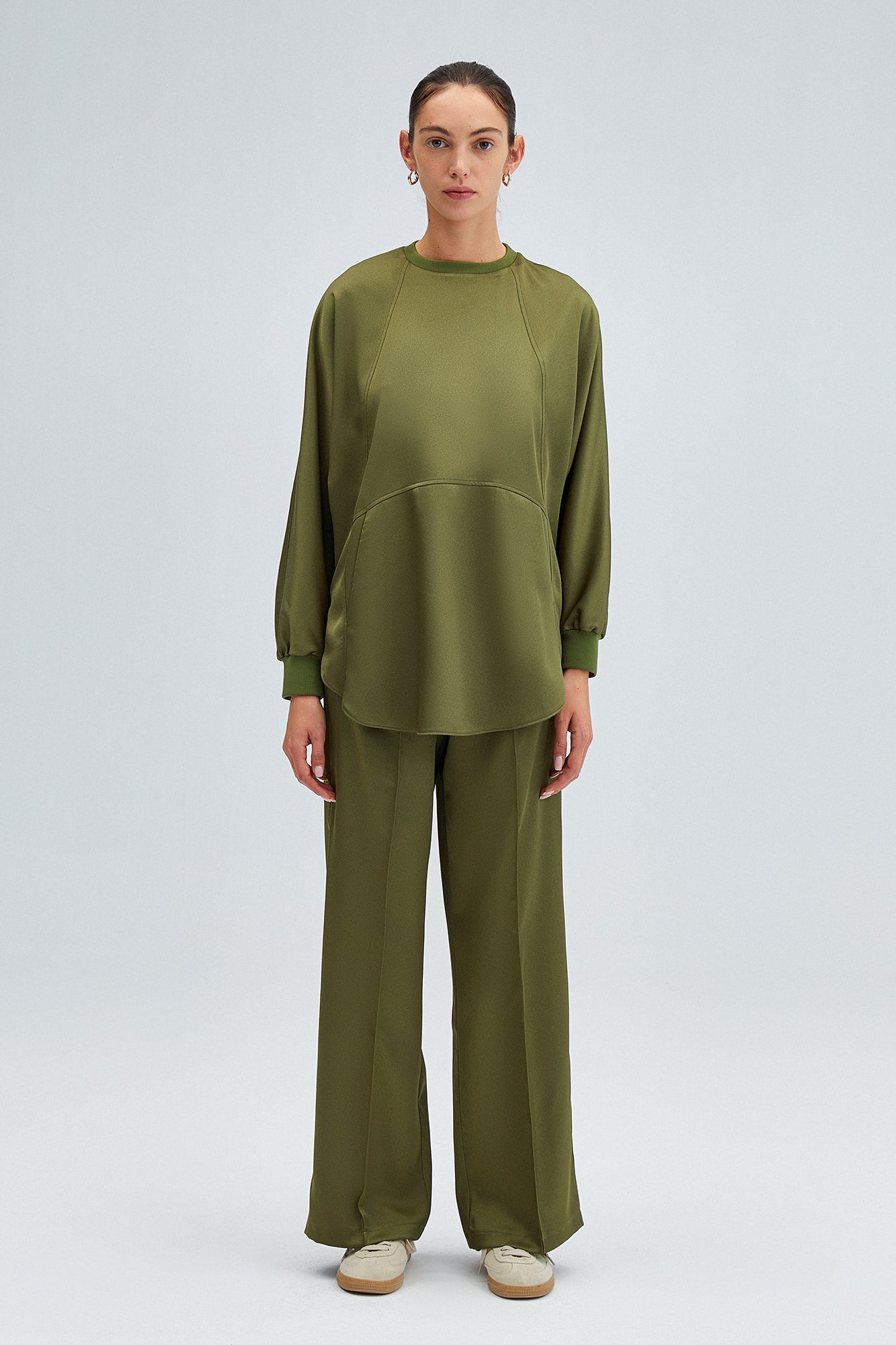 A wholesale clothing model wears Satin Pocket Detail Tunic - Khaki, Turkish wholesale Tunic of Touche Prive