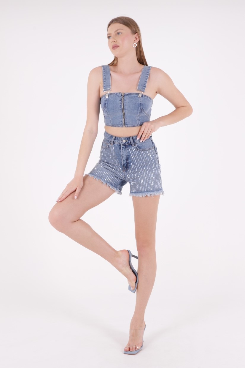 A wholesale clothing model wears Denim Shorts - Blue, Turkish wholesale Denim Shorts of XLove