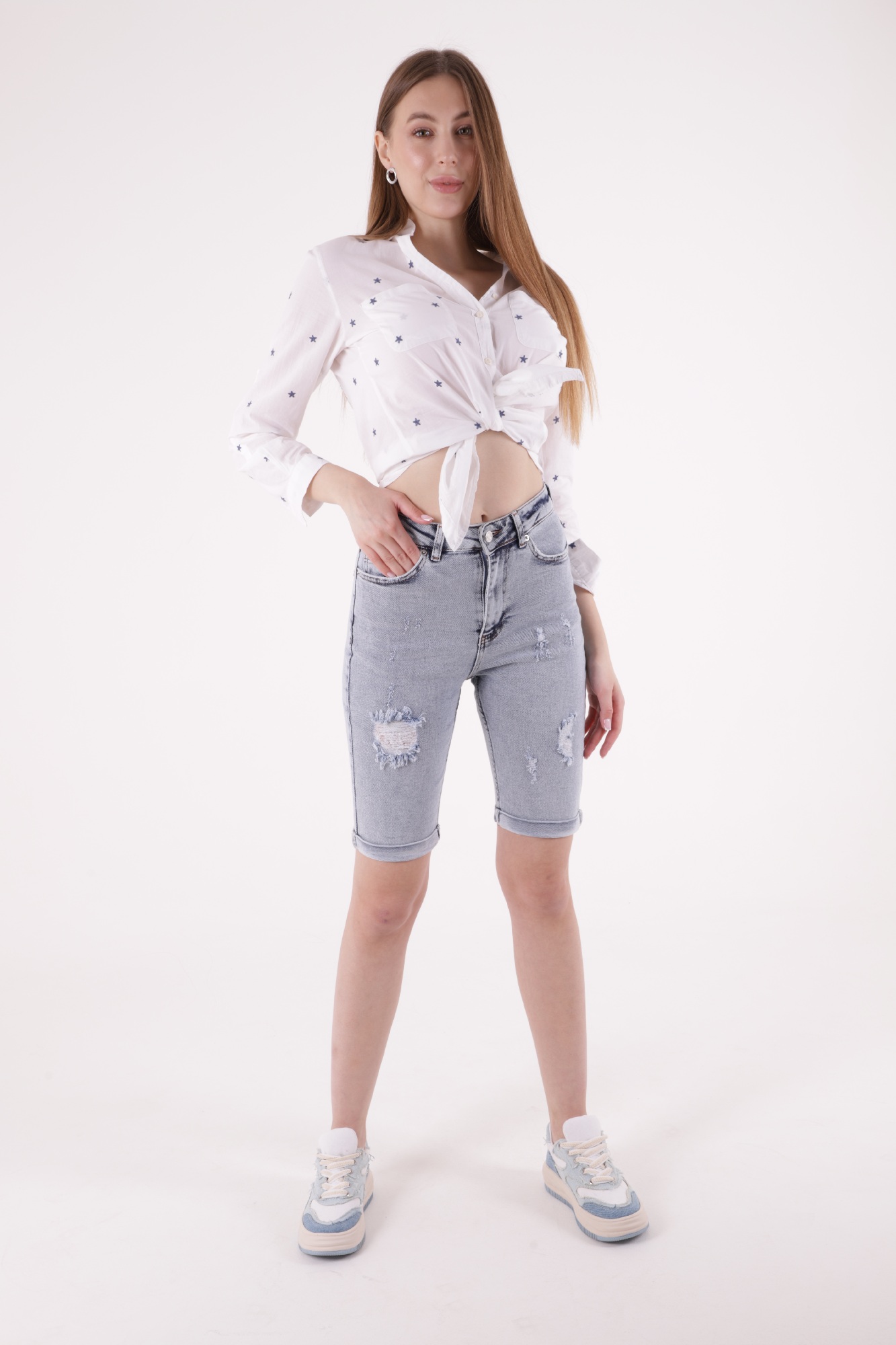 A wholesale clothing model wears Denim Shorts - Light Blue, Turkish wholesale Denim Shorts of XLove